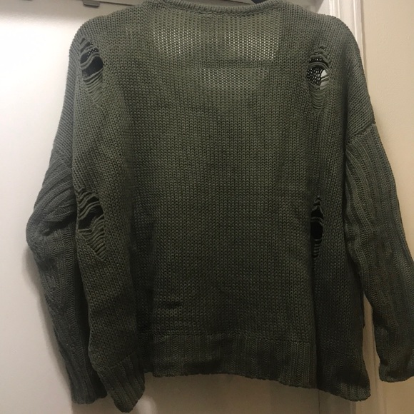 Distressed Cropped oversized Sweater - Picture 3 of 5